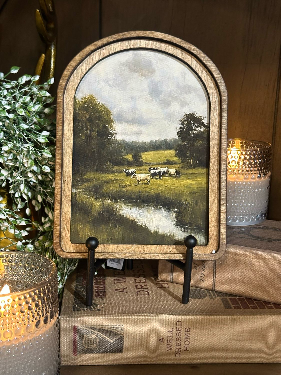 Red 8" Arch Green Pasture