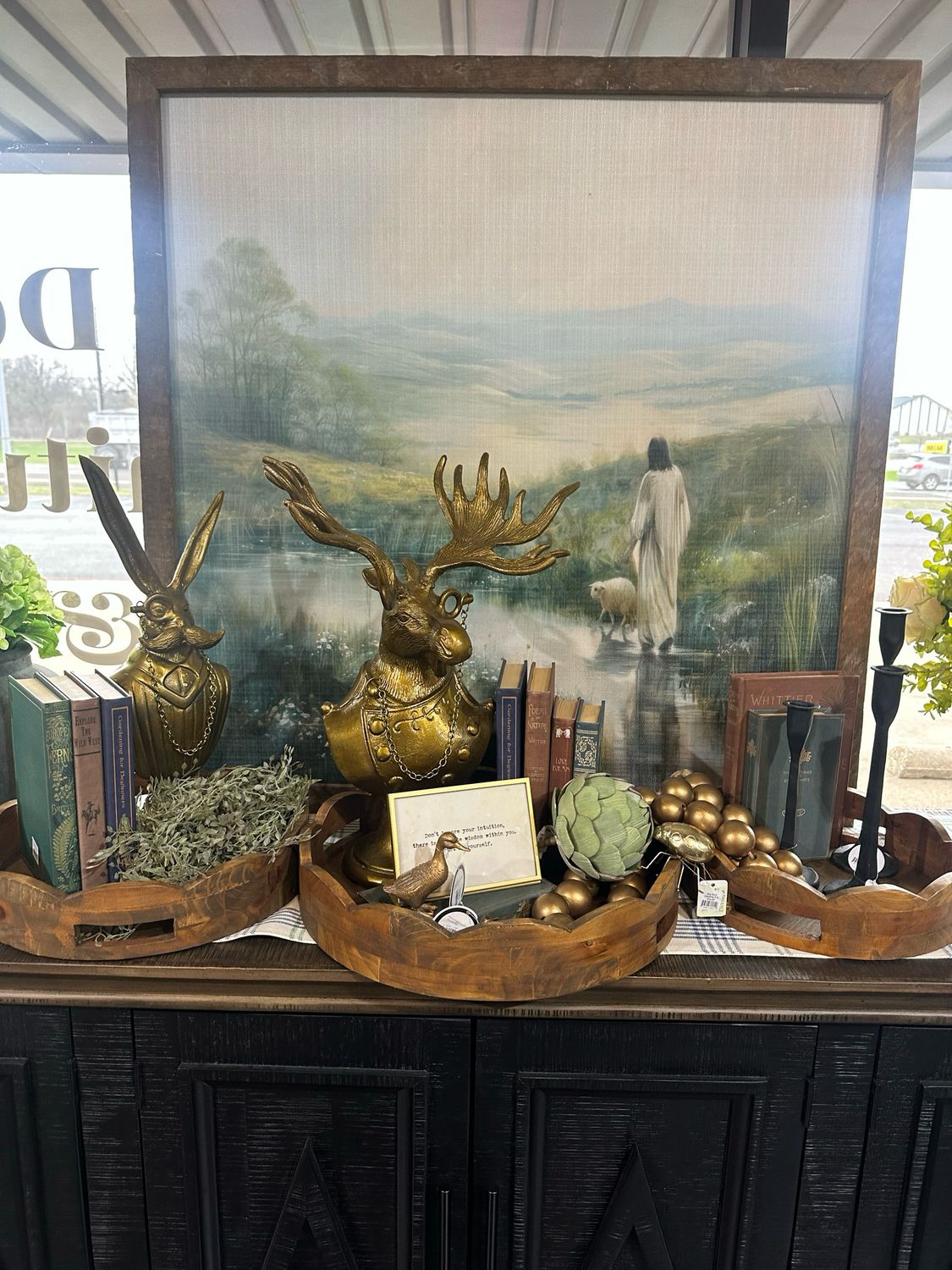 Rag Md Scalloped Round Wood Tray 13.75"