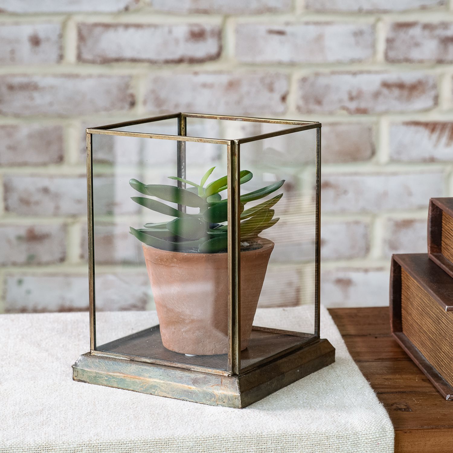 PDG 7.5" Aged Antique Glass Displayer