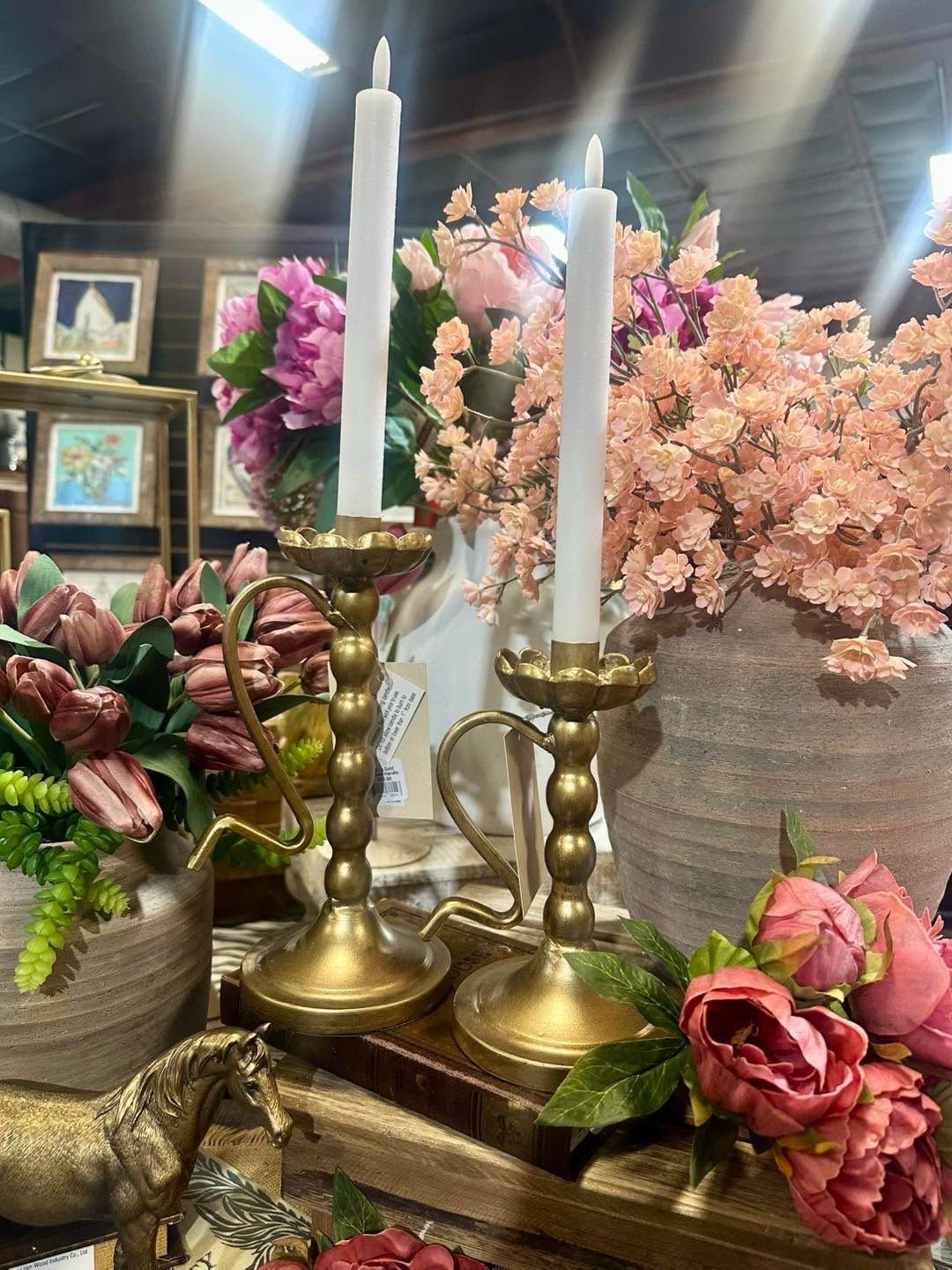 AB Sm Gold Flower Handle Candle Holder 7.5"