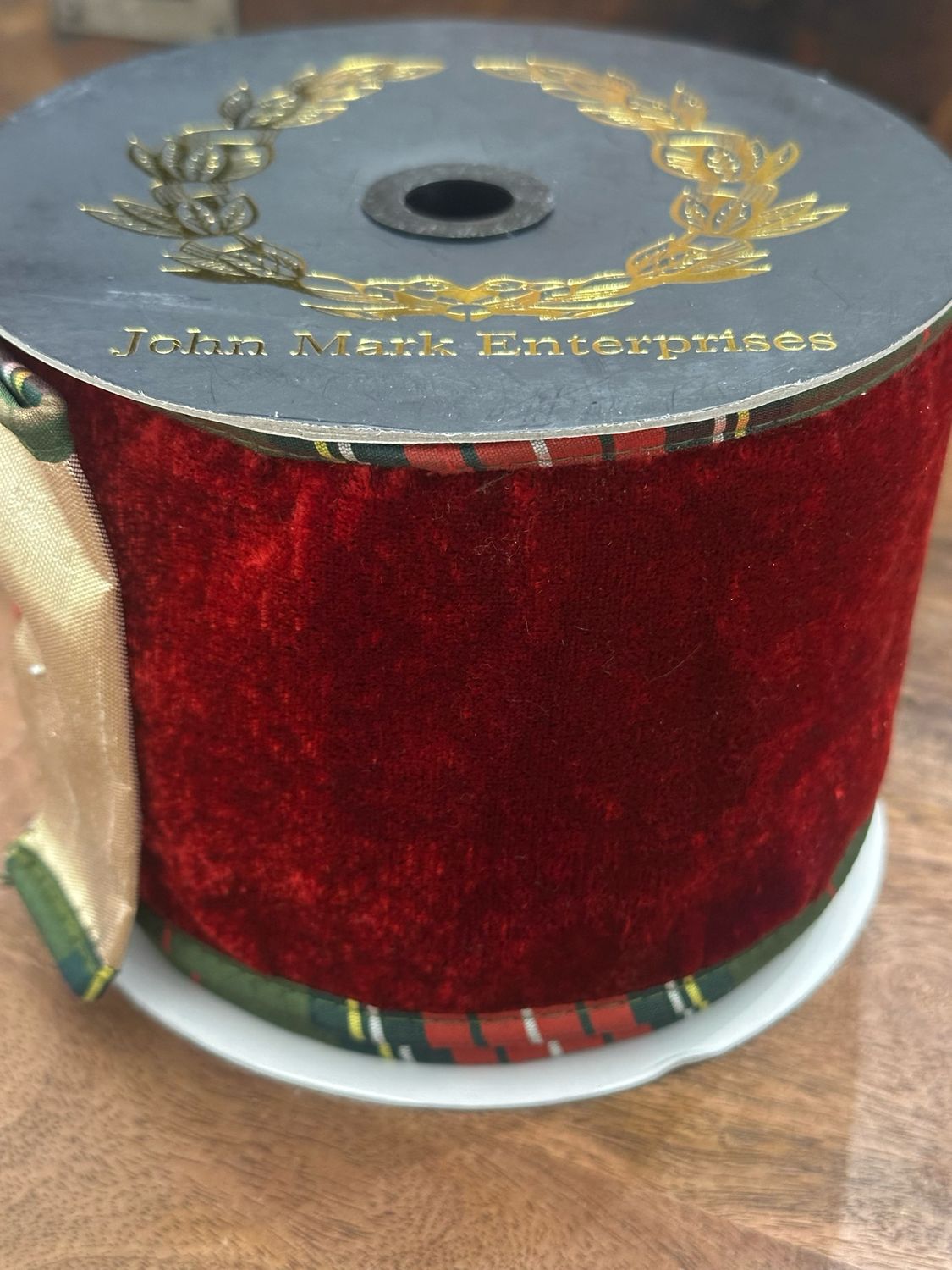 JME Red Velvet Pl Piping 4x10