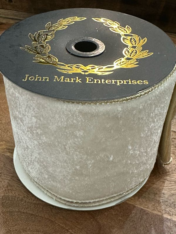 JME Wt Velvet Gold 4x10