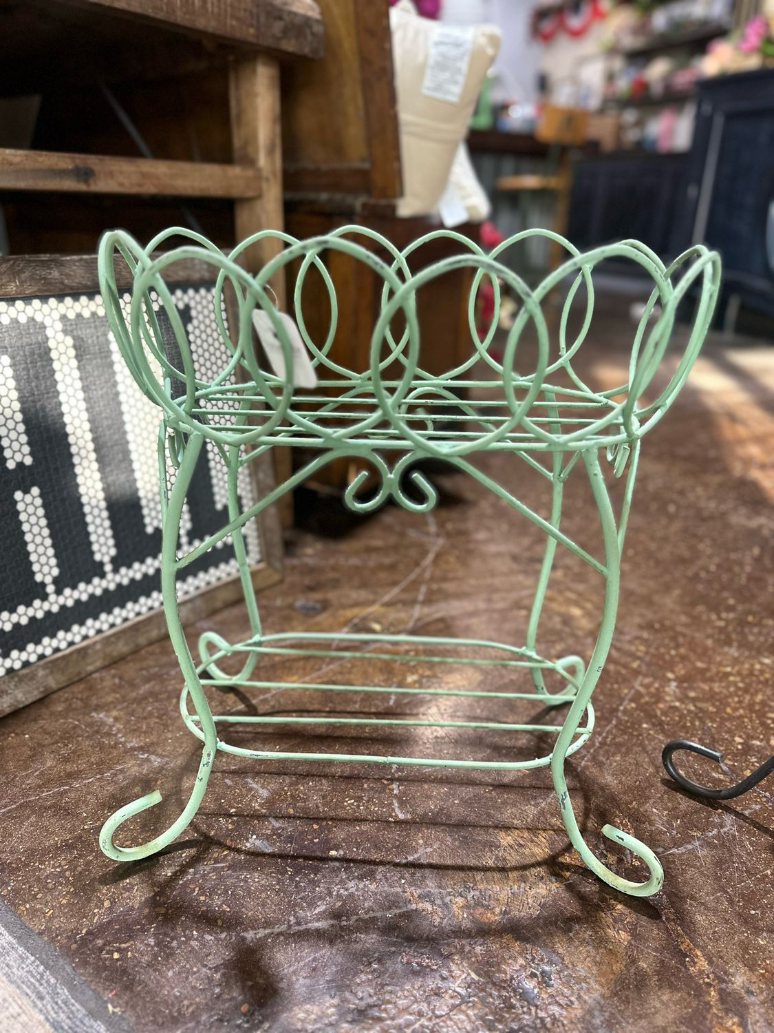 CMA Oval Leaf Planter 20x17x11 Gr