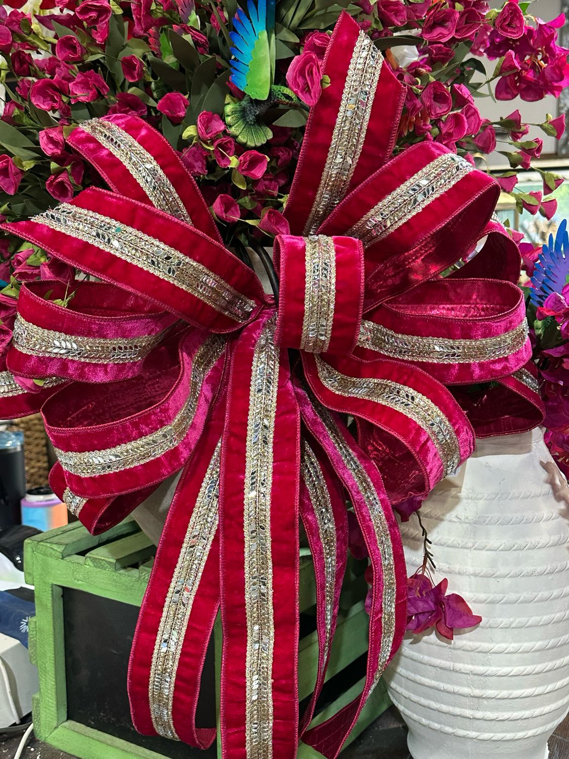 JME Hand Tied Fuchia Velvet Bow 22x32