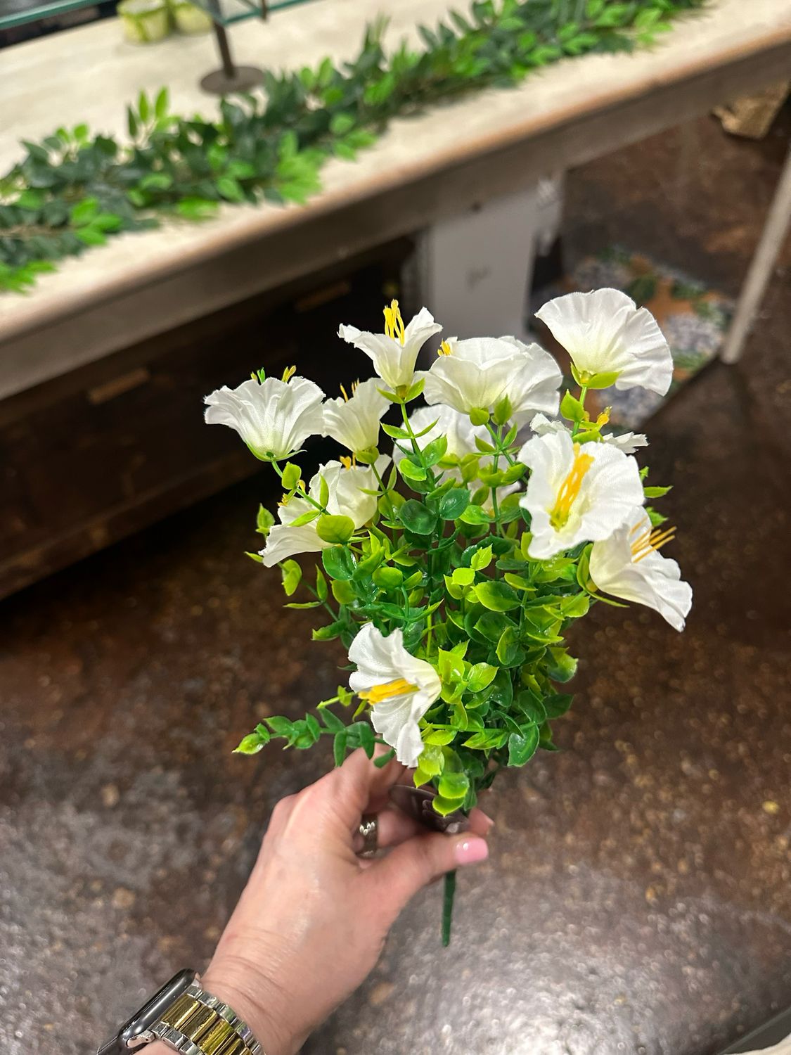 DCC White 14" Mini Morning Glory Bunch