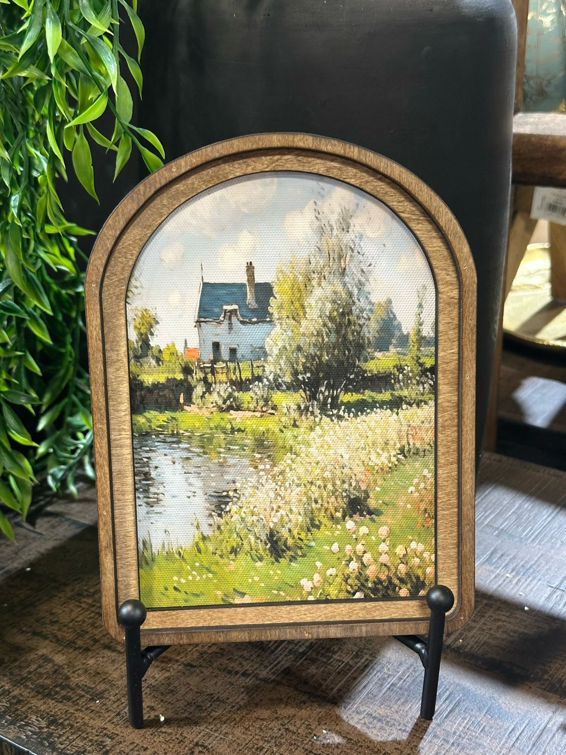Red Arch 8x6 Spring Cottage with Pond