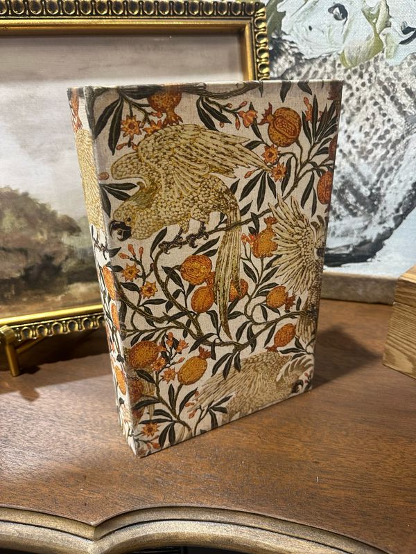 AB Lg Cockatoo Book Box 10.75x7x2.75