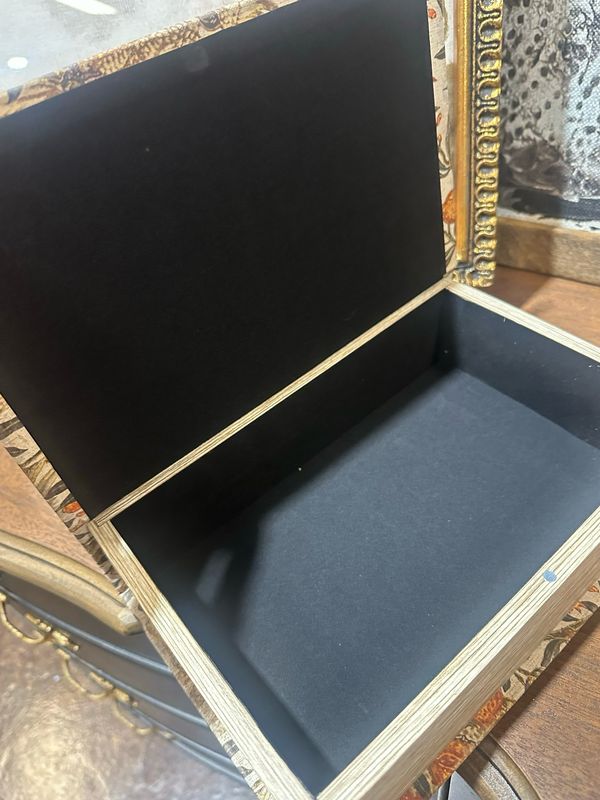 AB Lg Cockatoo Book Box 10.75x7x2.75