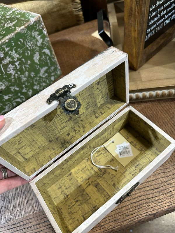 AB Sm White Decorative Box 7.5x3.5x3.25