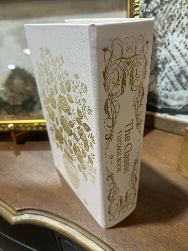 AB Lg The Classic Vintage Book Box 10.75x7x2.75