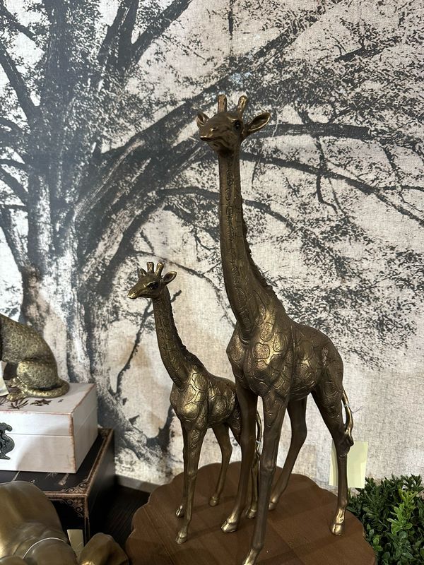 AB Lg Giraffe Statuette 8.5x3x16