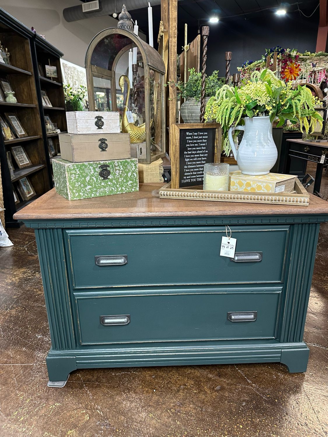 VV Sanctuary Sm Chest 44x21x29
