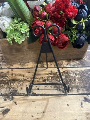 TRI 11" Straight Back Easel