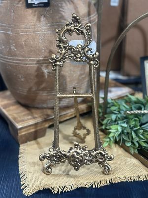 ARL 12" Ornate Gold Easel