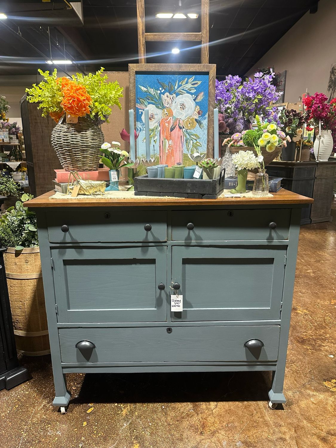 VV Stormy Sm Buffet 45x23.5x40.5
