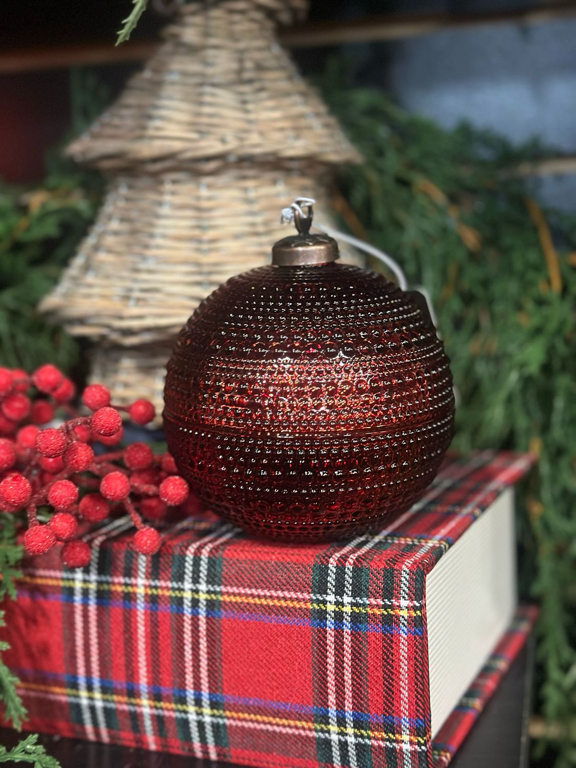 PDG 4.3" Red Dots Orn Jar