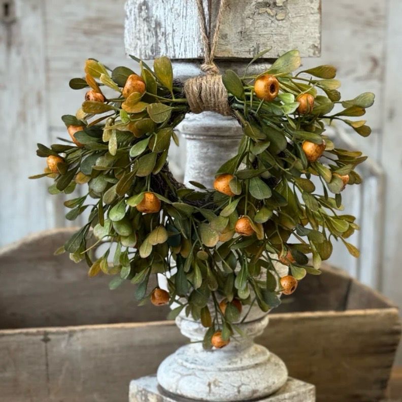 Lan 10" Oct Epilogue Hanging Wreath
