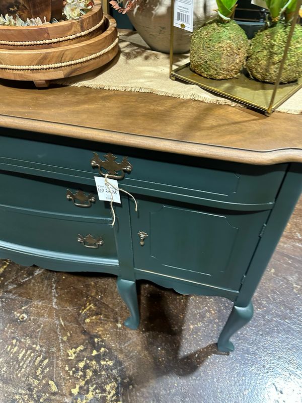 VV Sanctuary Leg Buffet 60x22x38