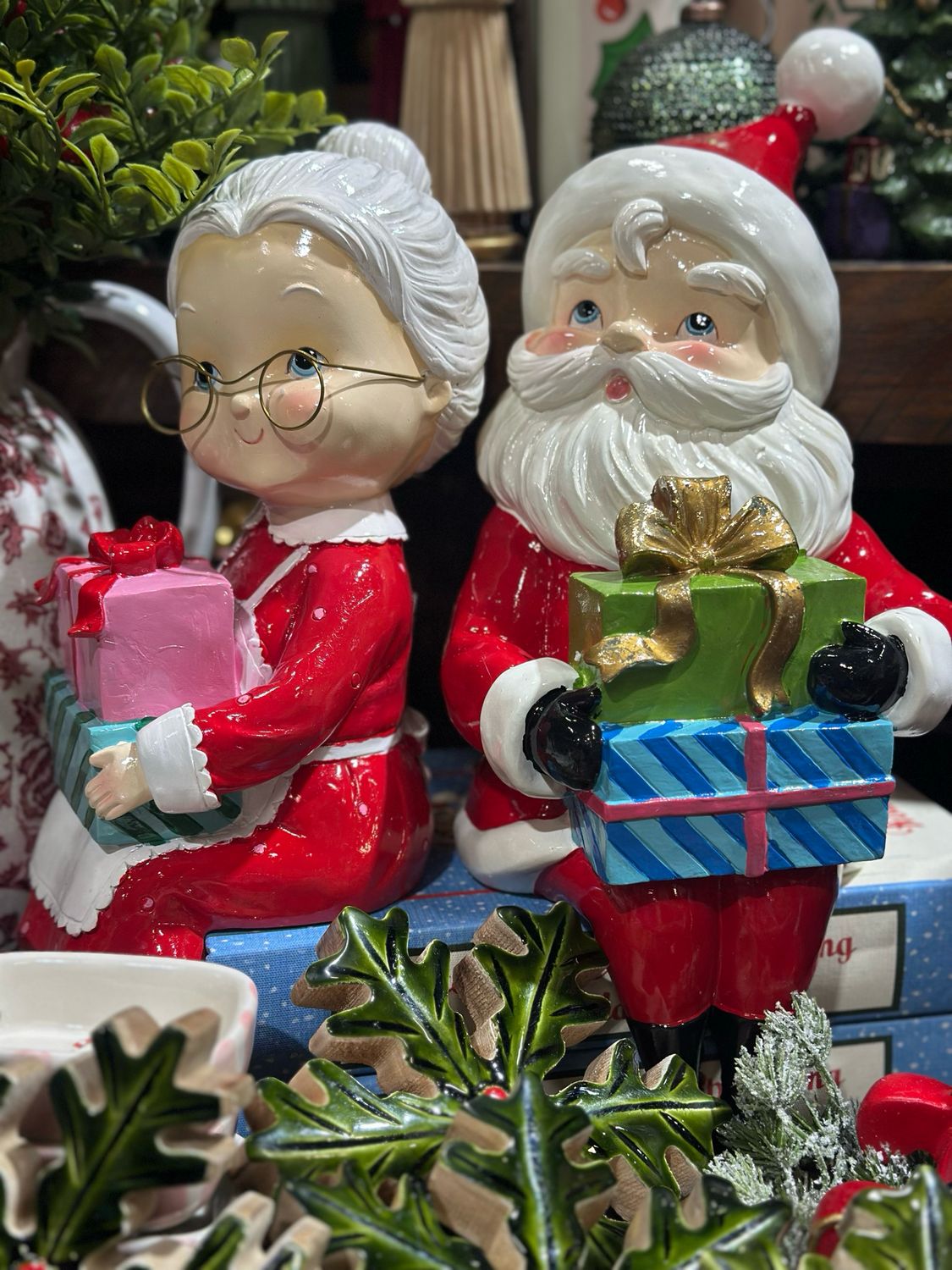 180 Santa Shelf Sitter 14"