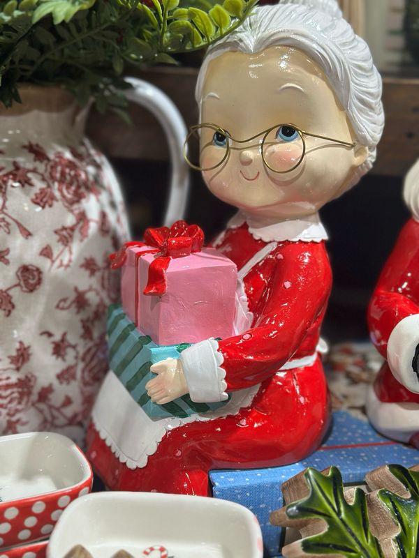 180 Mrs Claus Shelf Sitter 13"