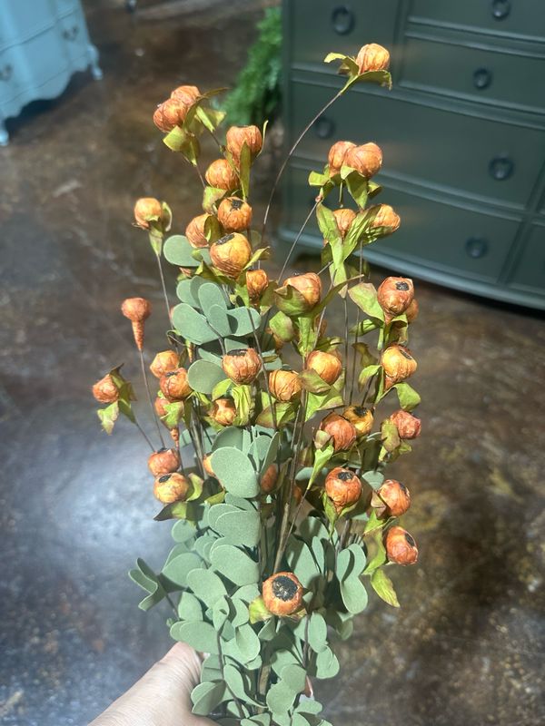 KKI 23" Orange Pod Bush w Eva Foliage