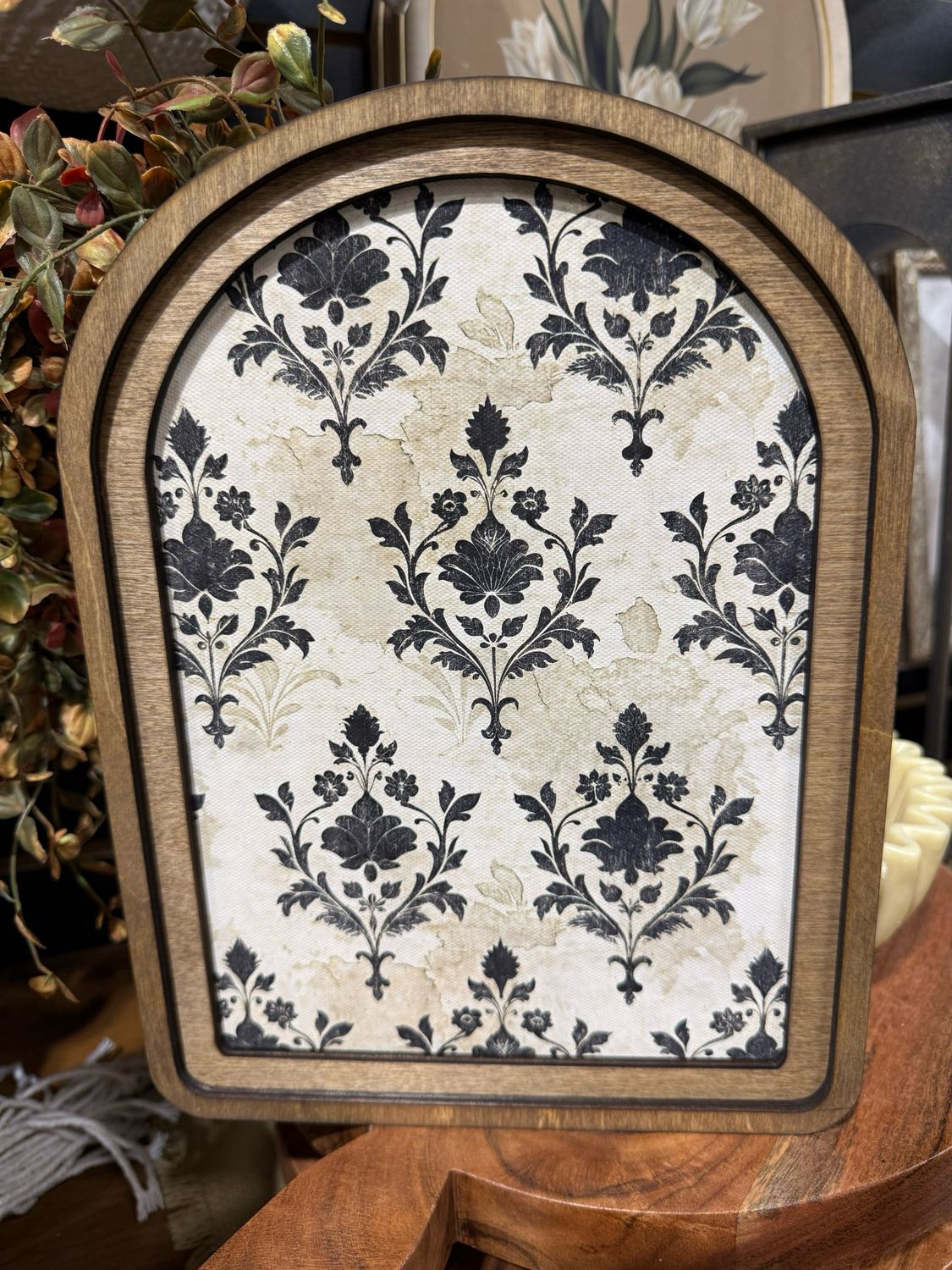 Red Arch 8.25x11 Black Damask