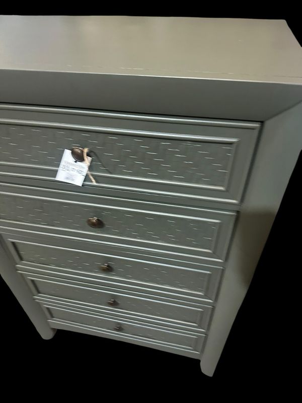 VV Collard 5D Chest 31.5x17x48.5
