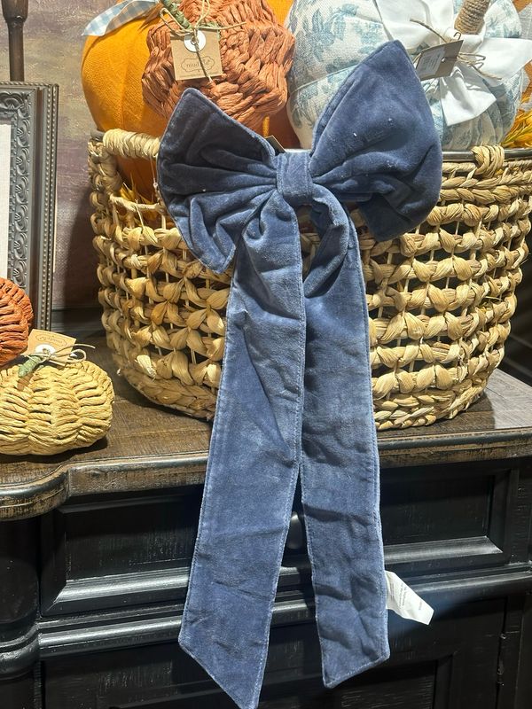 CCO Navy Velvet Bow w Metal Clip 21"