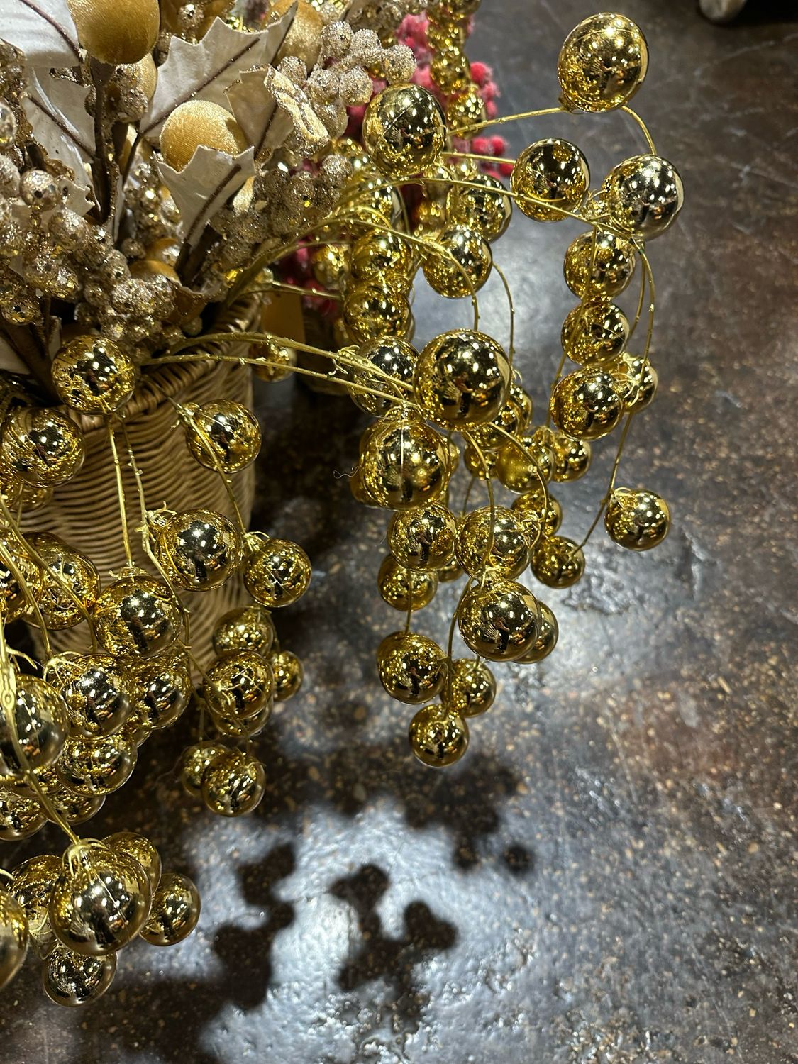 CCO Gold Plastic Ball Spray 36"
