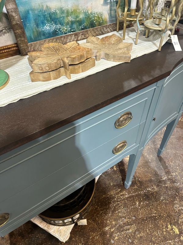 VV Stormy Buffet 66x21x36.5