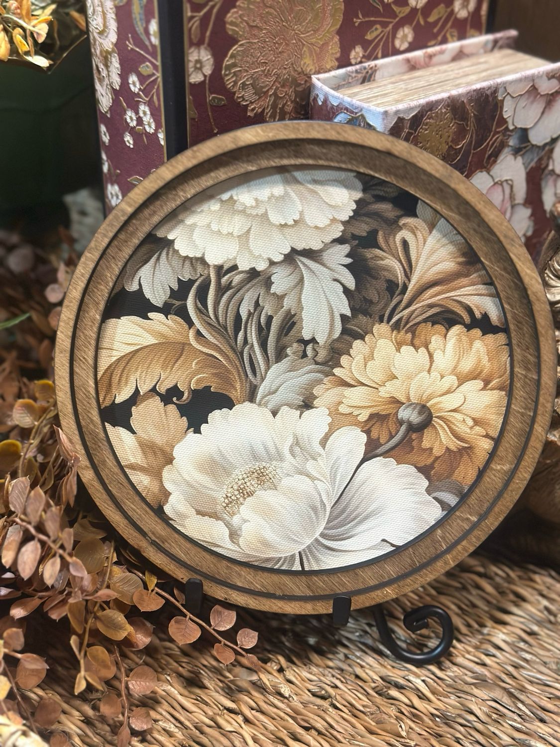 Red 8" R Floral Neutral