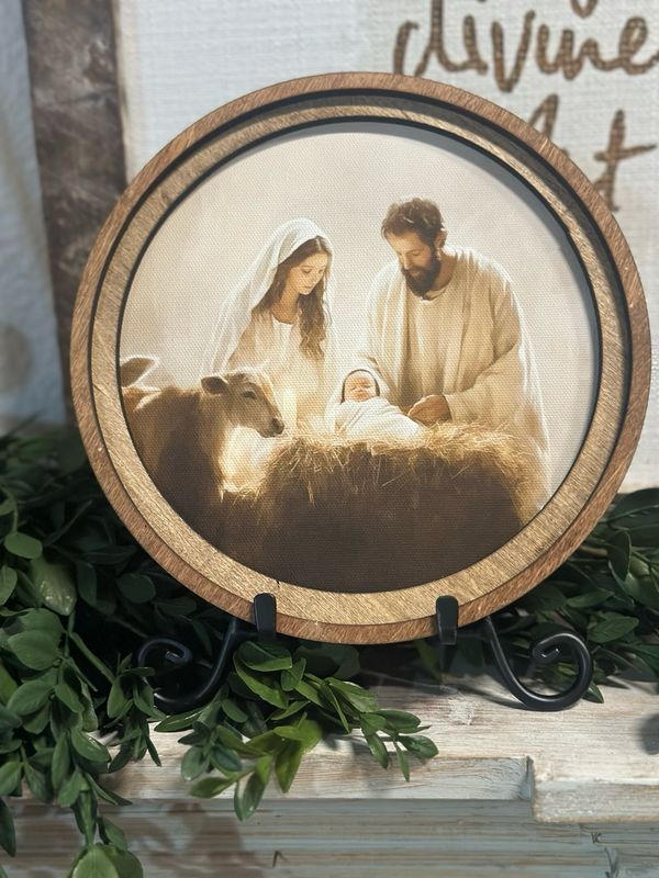 Red 8" R Nativity Art