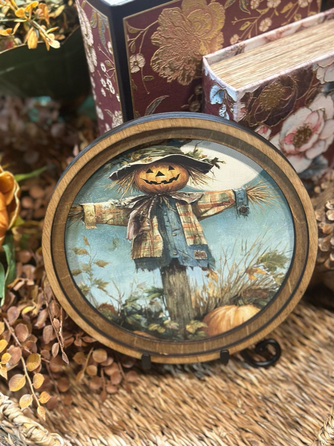 Red 8" R Scarecrow