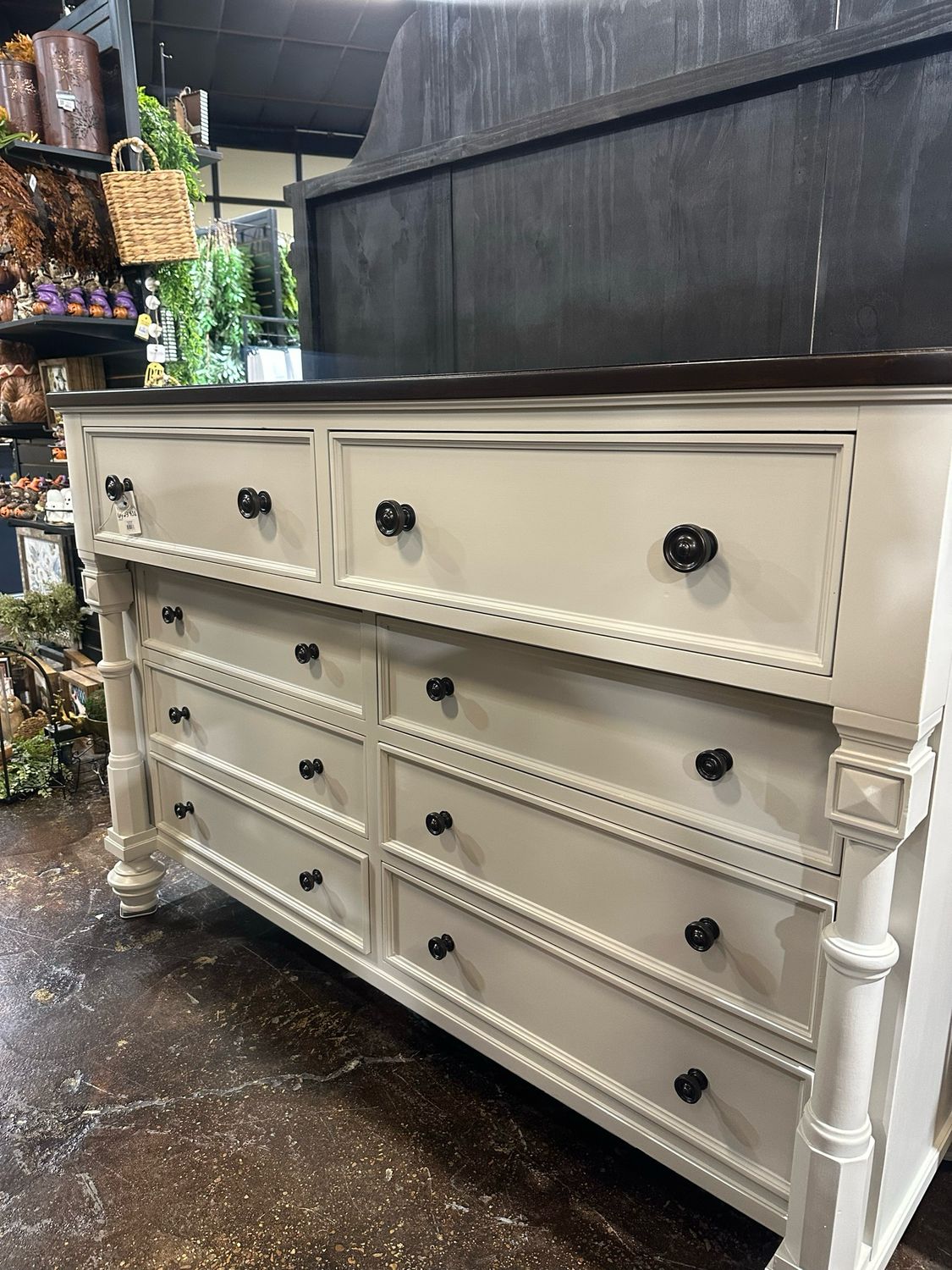 VV Glacier 8D LRG Dresser 64x32x43.5