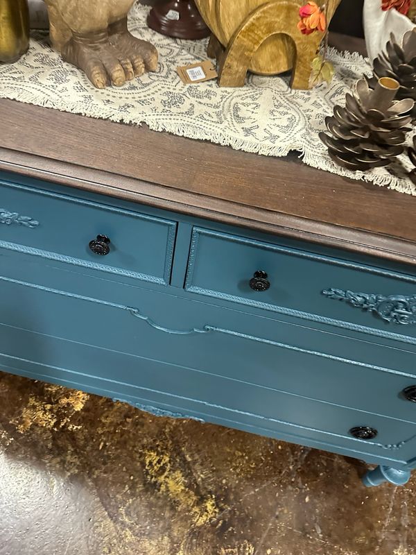 VV Antebellum 4D Chest50x24x35.5