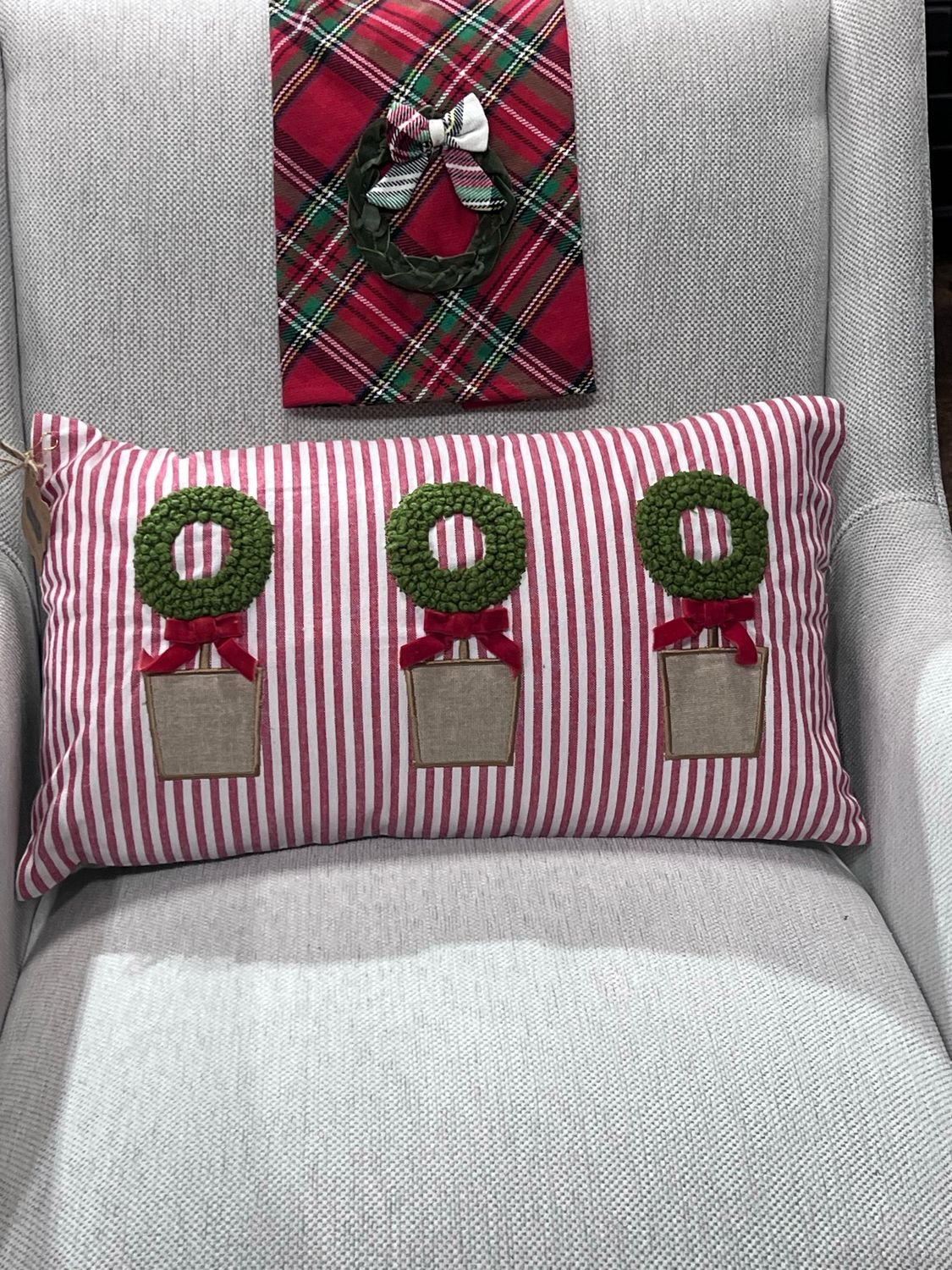 MP Topiary Lumbar Xmas Pillow