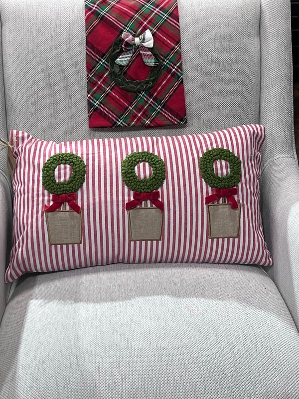 MP Topiary Lumbar Xmas Pillow