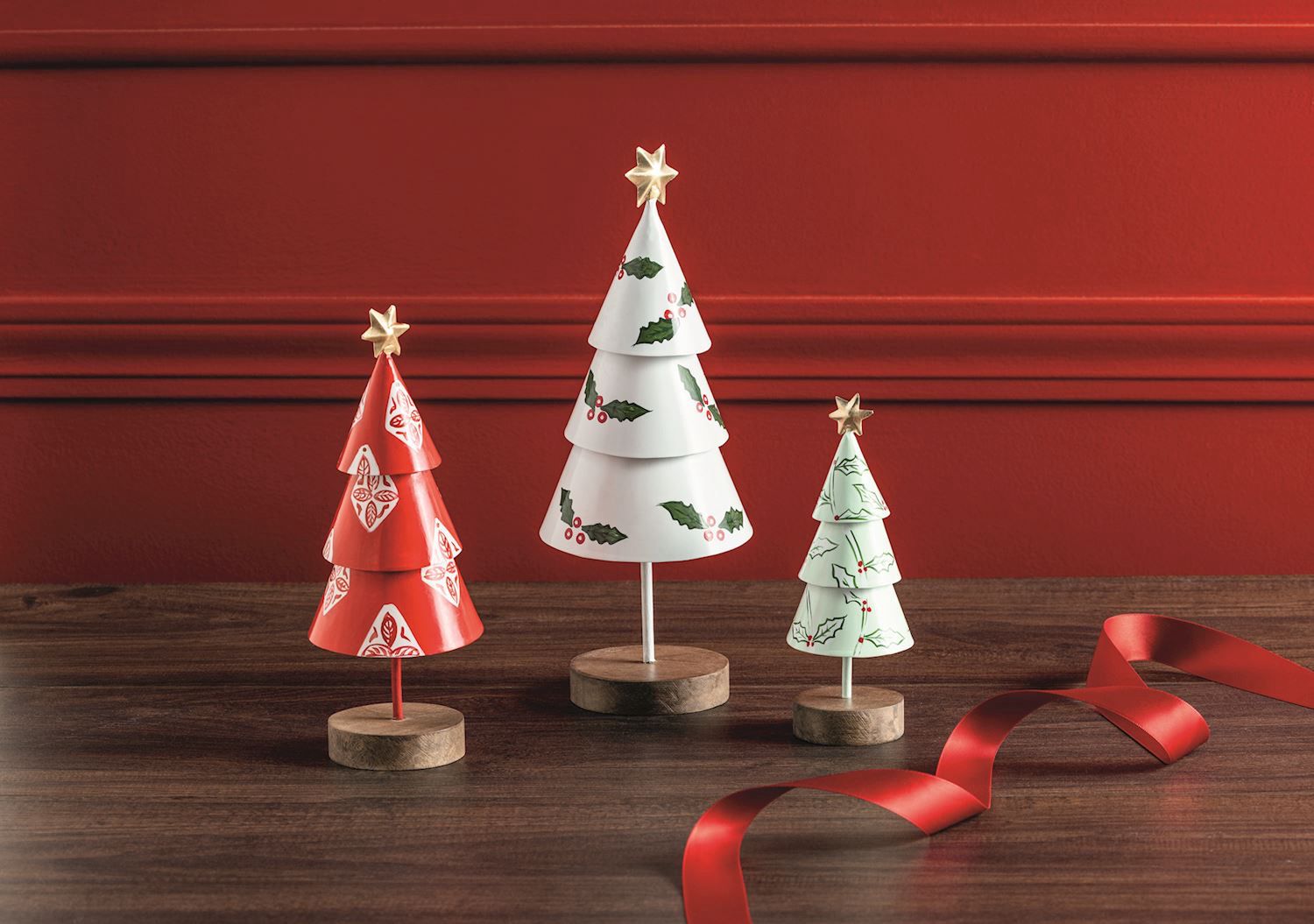 MP Md Painted Tin Tree