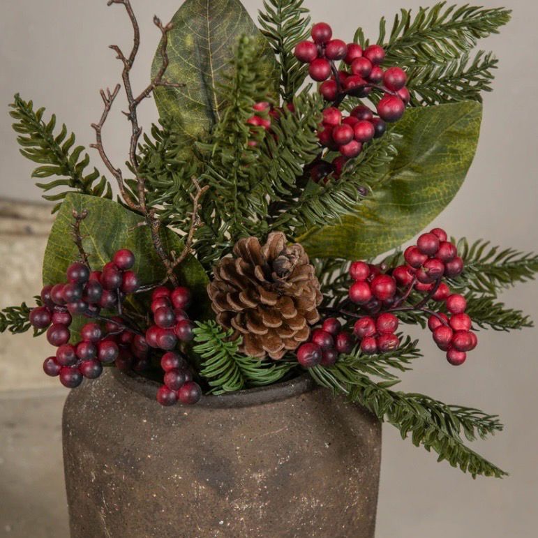 Rag 16" Cedar &amp; Magnolia Leaf w Red Berry Pick