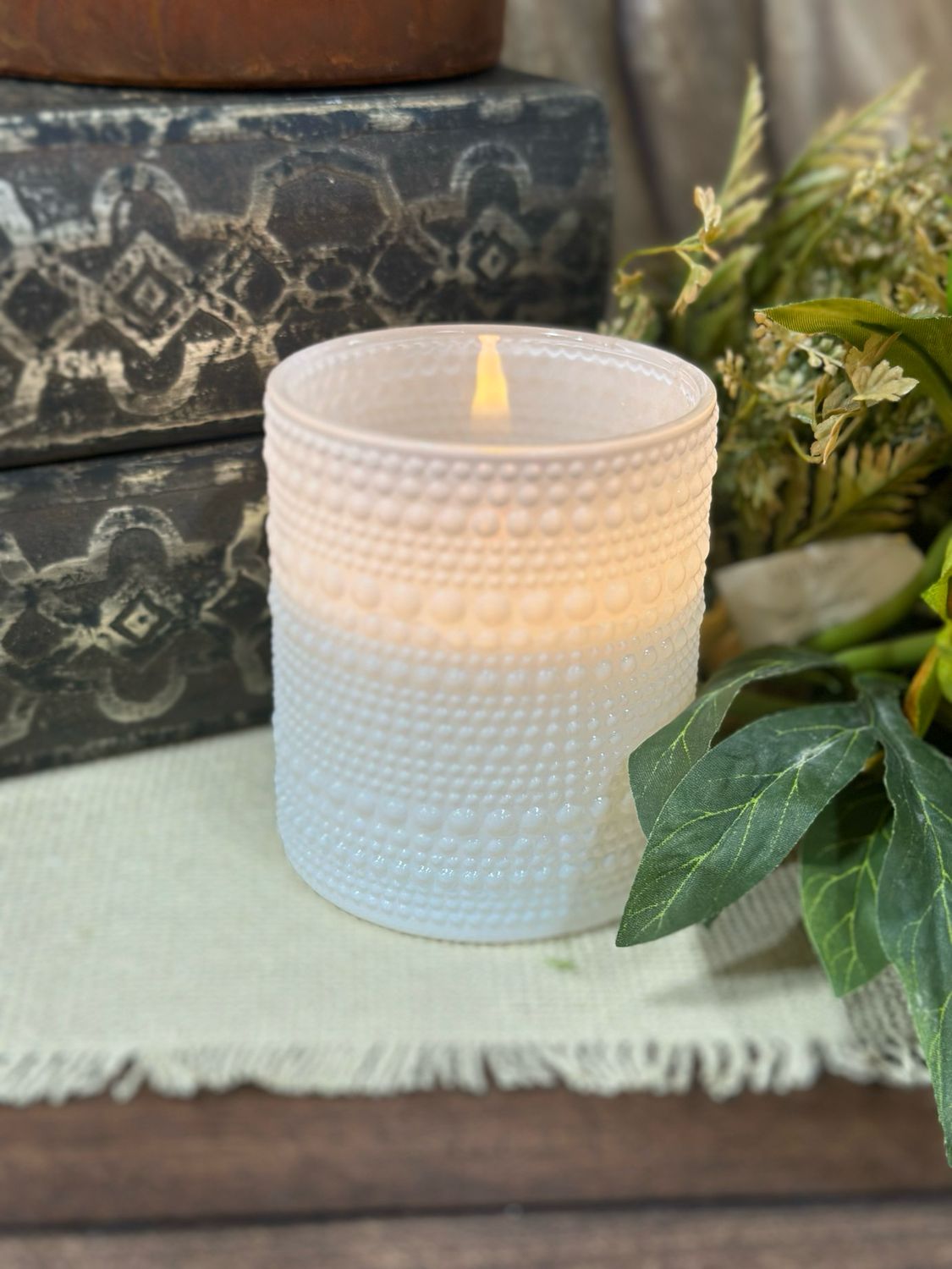 Rag 4" White Dotted LED