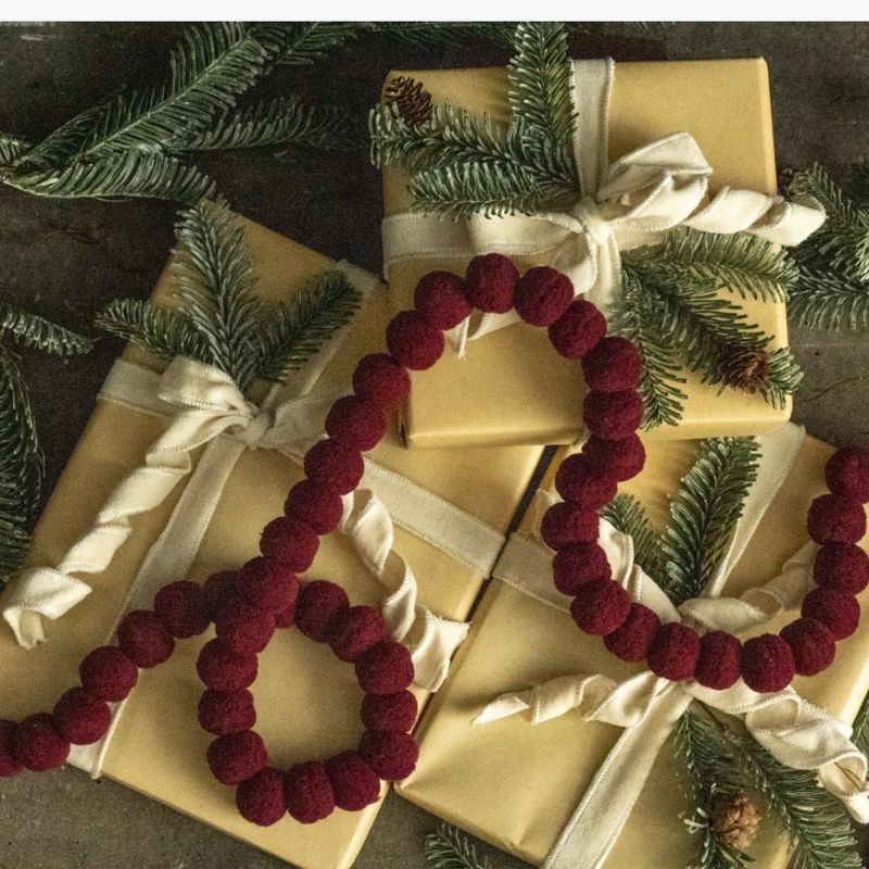 Rag 6' Dk Red Pom Pom Garland
