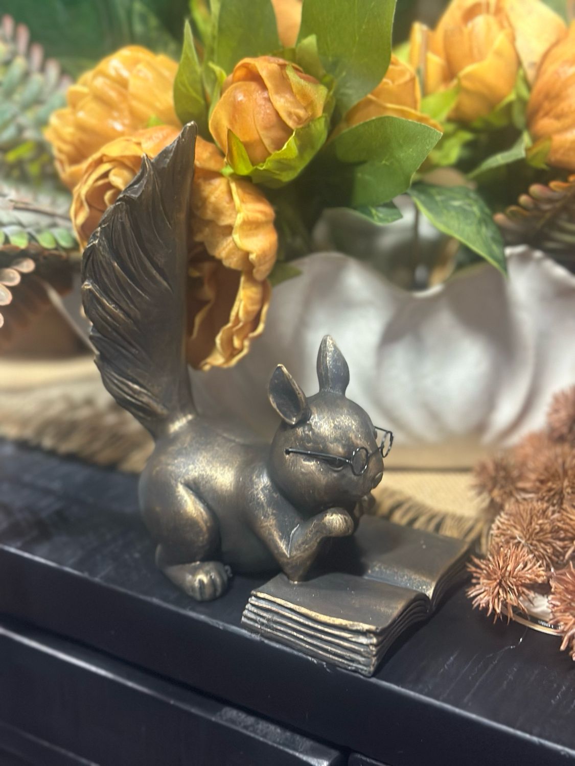 Mel 5x6.5 Reading Squirrel