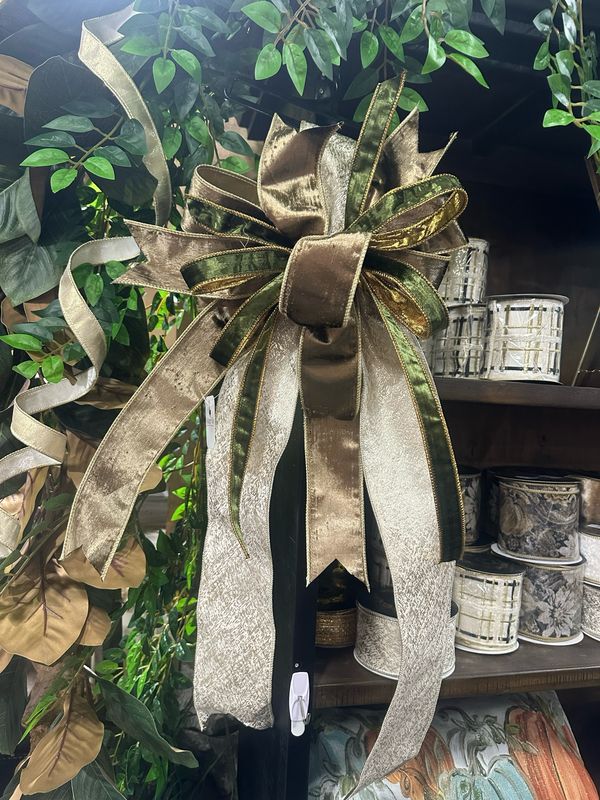 BBB Ivory Metallic Gold Olive Sash 34 X 12