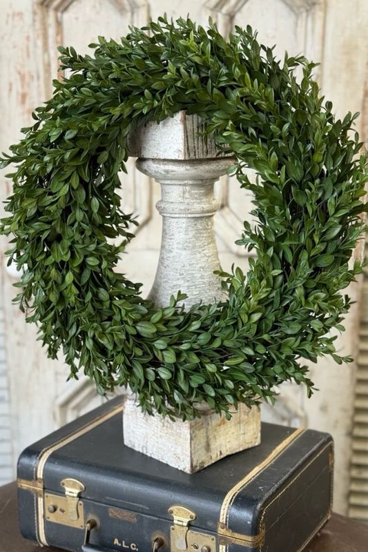 Lan 20" Nottswood Leaves Wreath