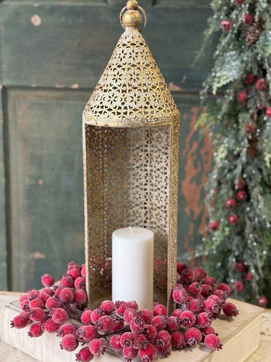 Lan 22.5" Filigree Flourish Lantern