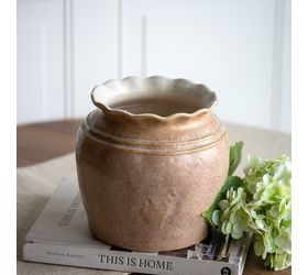 PDG 7" W. Cream Ceramic Pot