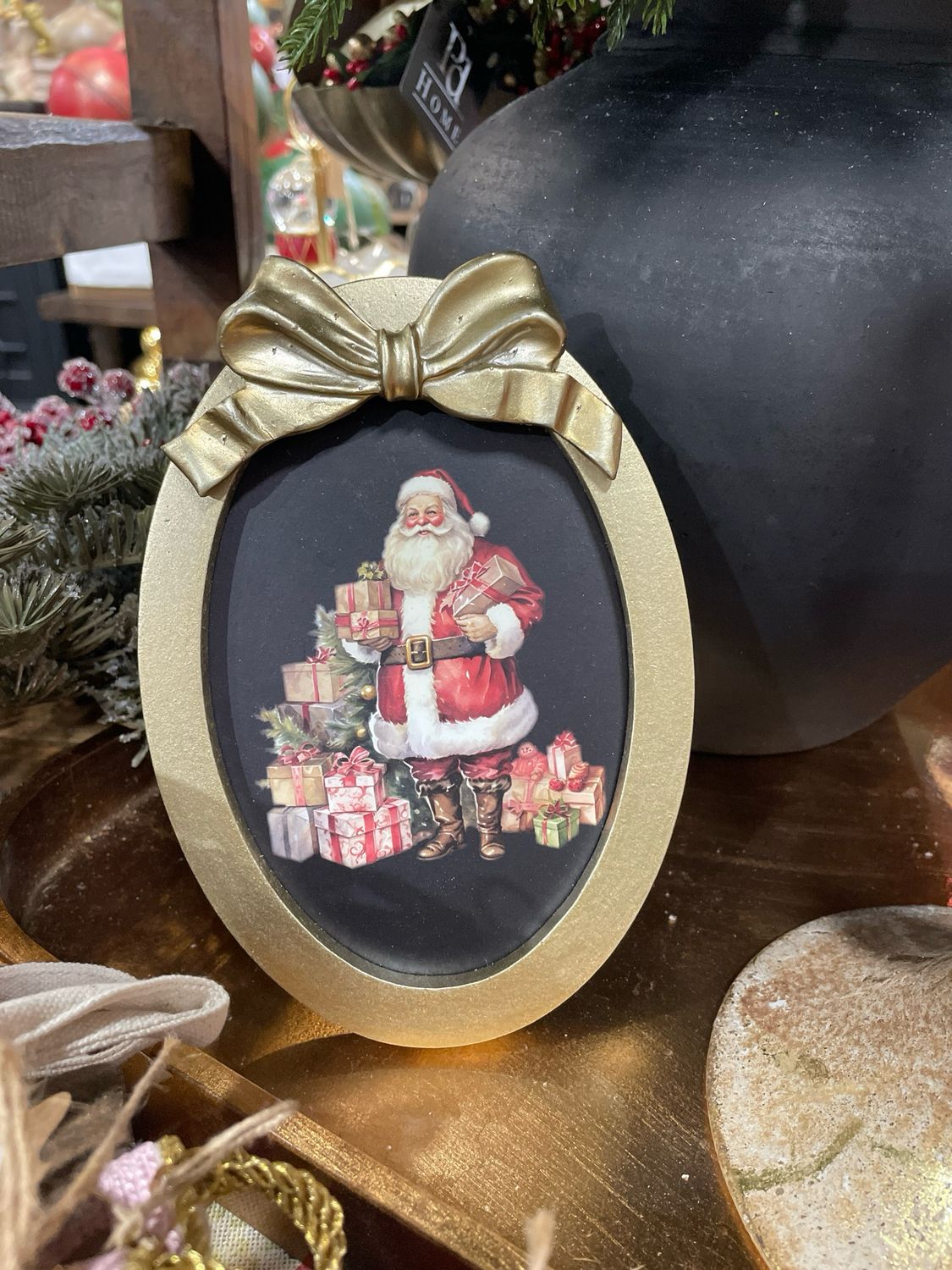 Mel Gifts Santa Oval Frame 7.25"