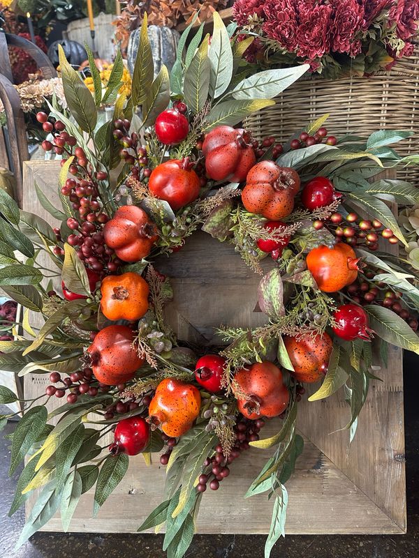 Fan 24" Pomegranate Wreath