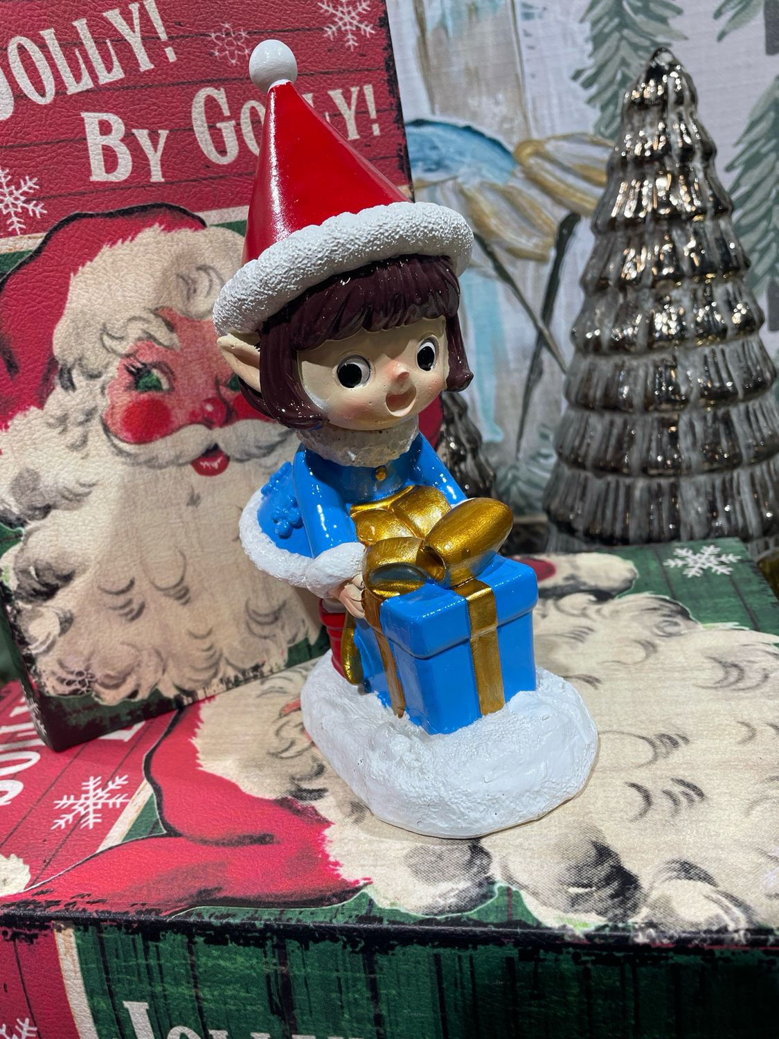 Fan Girl w Gift 8"
