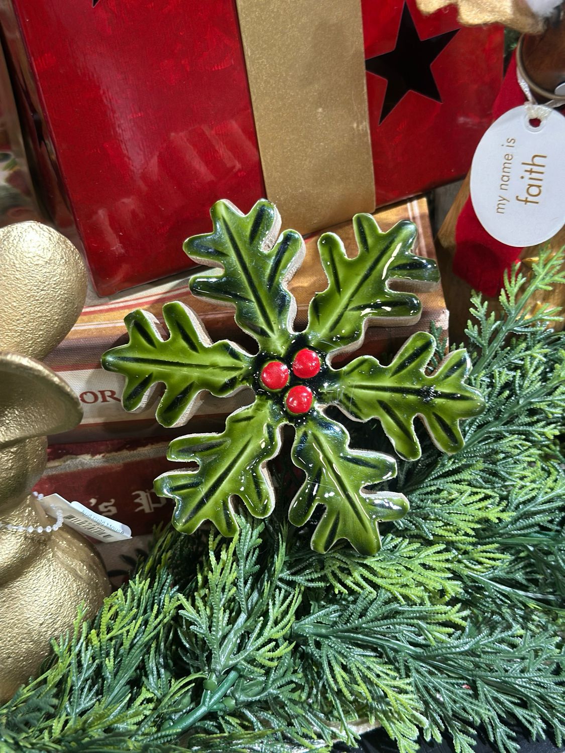 WTC Sm Holly Snowflake 4.75"
